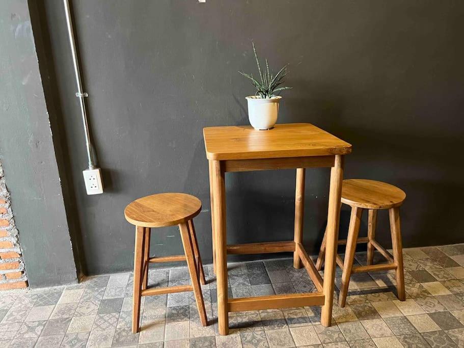 Apartment 3l9b Chiangmai Gate Location 3 Bedrooms Chiang Mai
