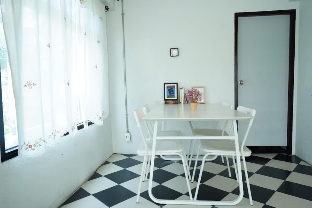Apartment 3l9b Chiangmai Gate Location 3 Bedrooms Chiang Mai