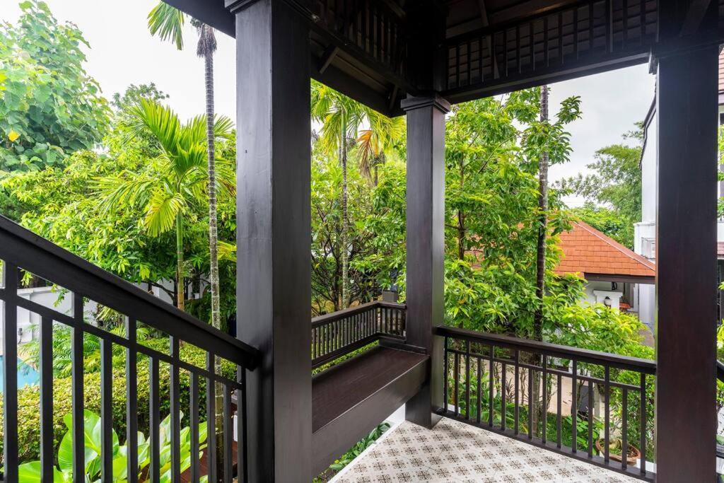 Sclass & Swimming Pool , 10 Min From Airport
