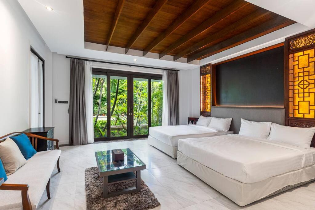 Sclass & Swimming Pool , 10 Min From Airport Villa