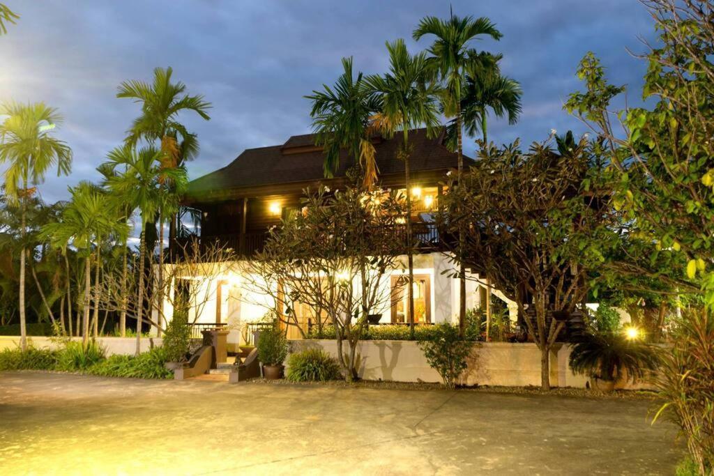 Sclass & Swimming Pool , 10 Min From Airport *