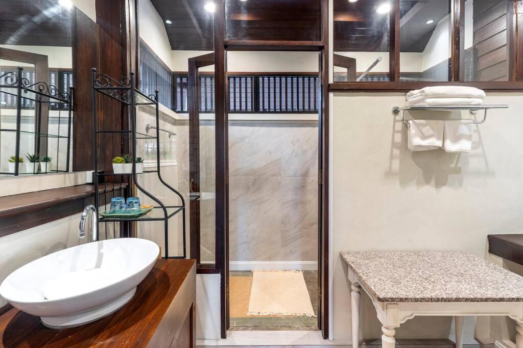 Villa Sclass & Swimming Pool , 10 Min From Airport *