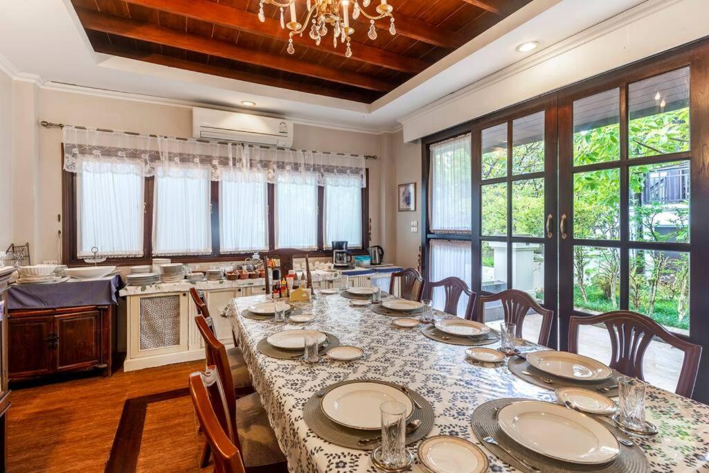 Sclass & Swimming Pool , 10 Min From Airport Villa *
