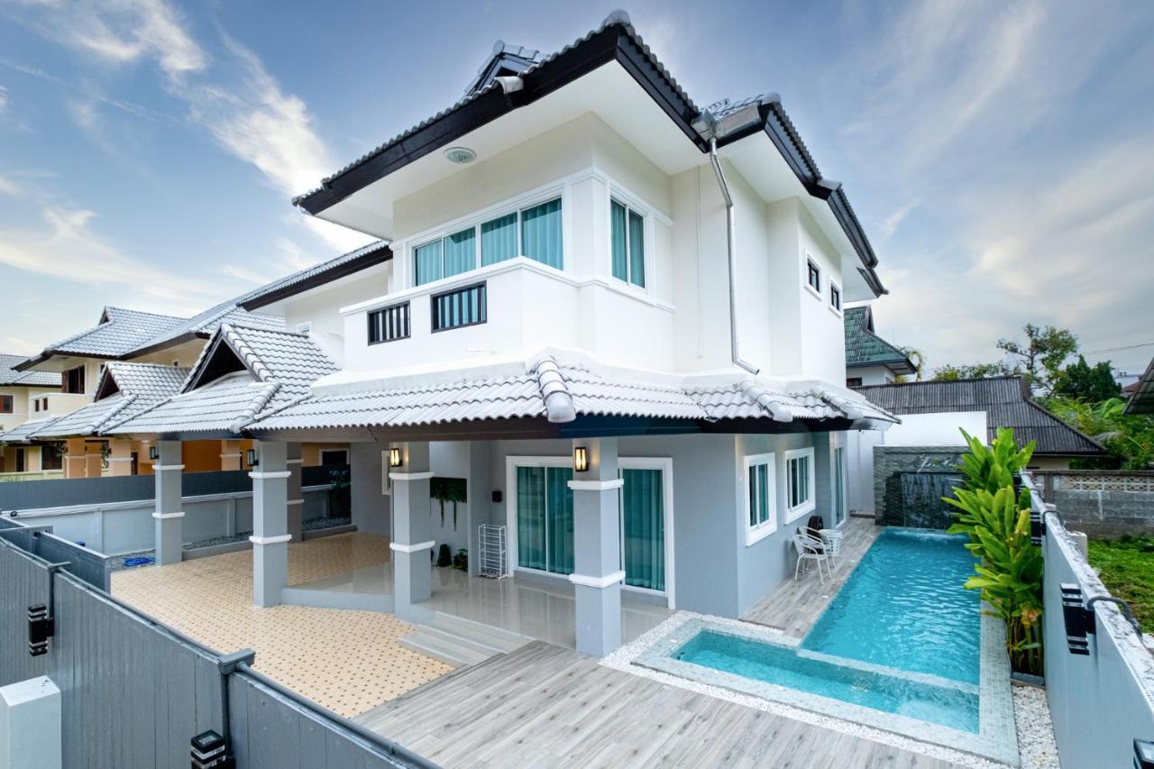 Villa April Pool Airport
