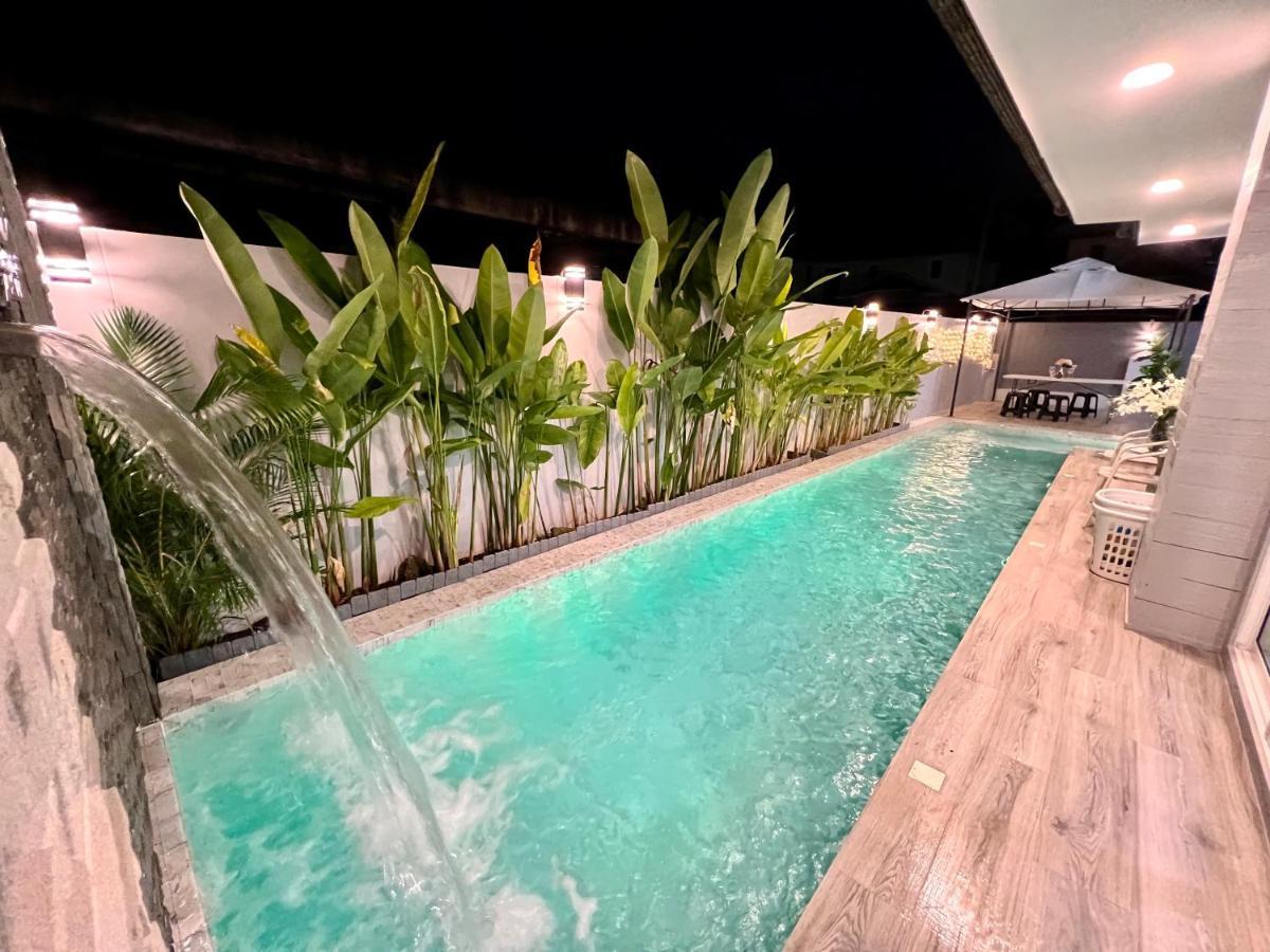 April Pool Airport Villa Chiang Mai