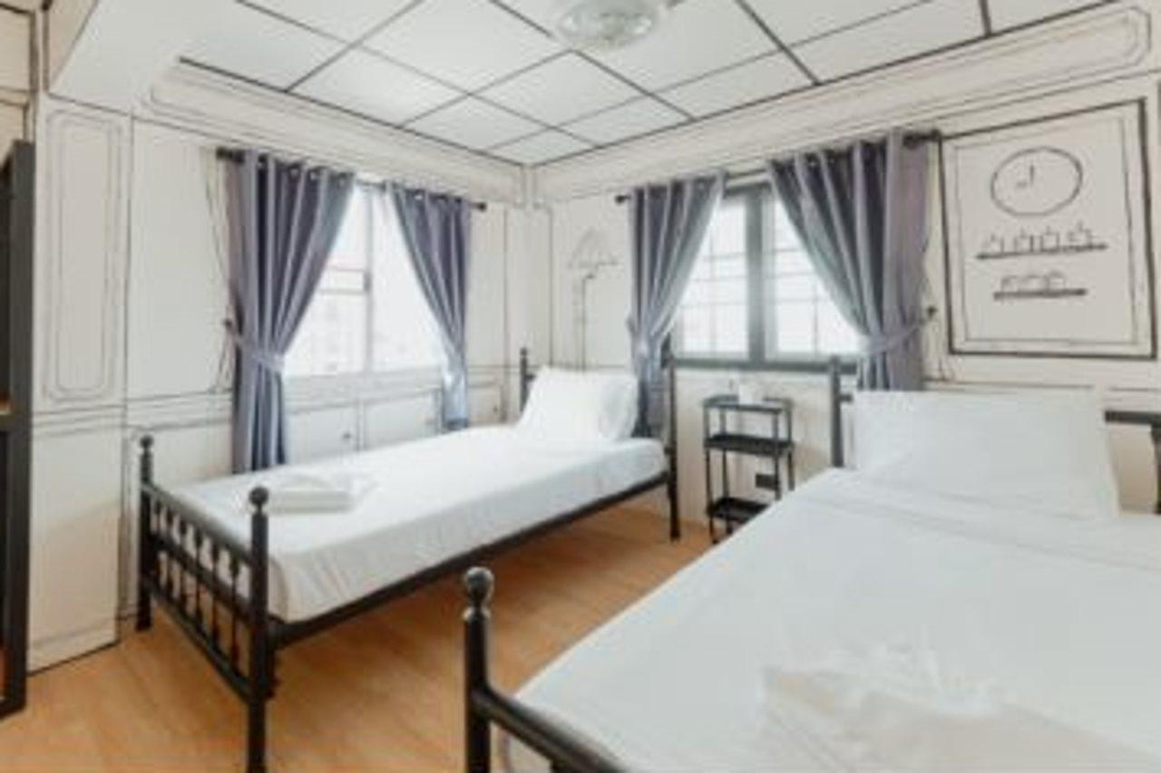 Roomquest Tha Phae Hotel