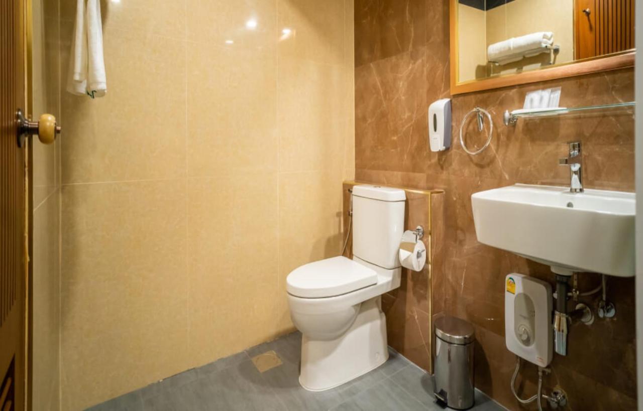 Hotel Siri Nakornpink Sha