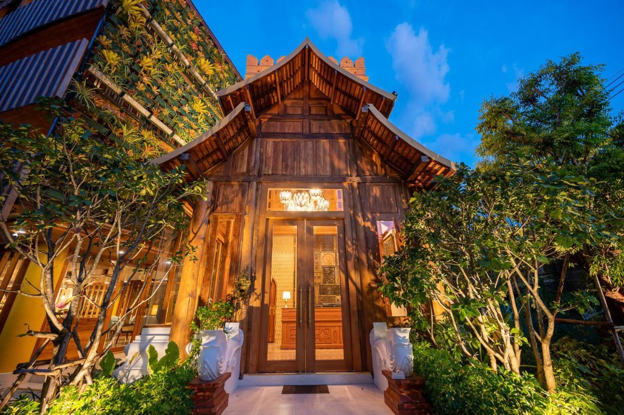 Hotel At Gate Thaphae