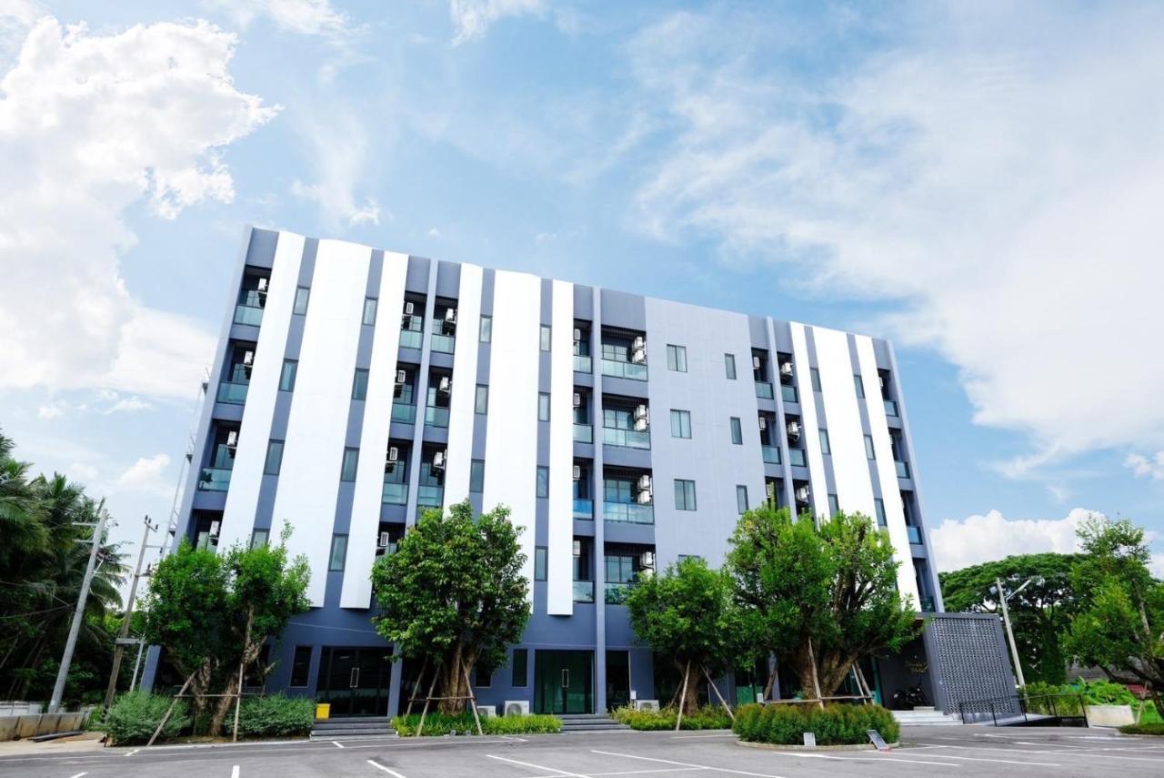 Double J Hotel 3*