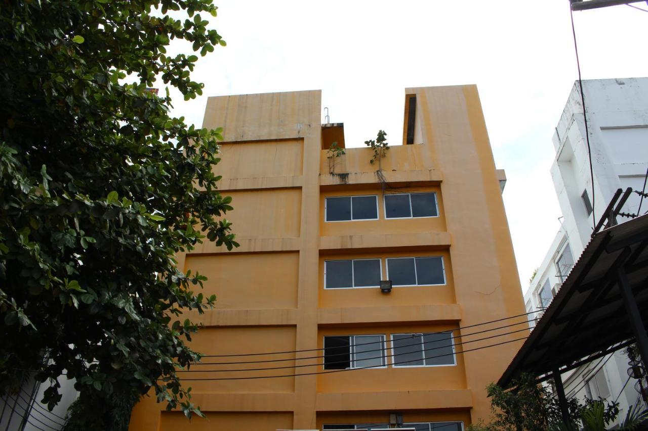 Oyo 75409 Premium The Family Hotel 3*