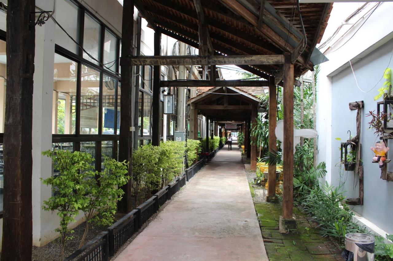 Hotel Oyo 75409 Premium The Family Chiang Mai