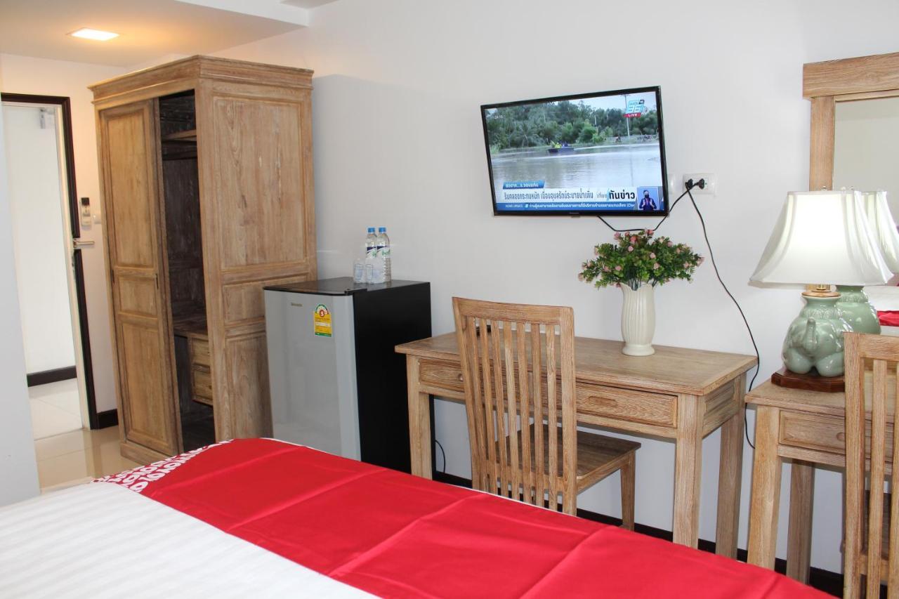 Oyo 75409 Premium The Family Hotel 3*