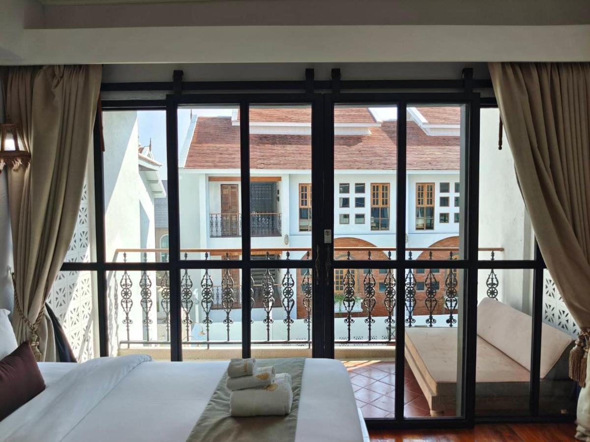 Lanna Oriental Hotel