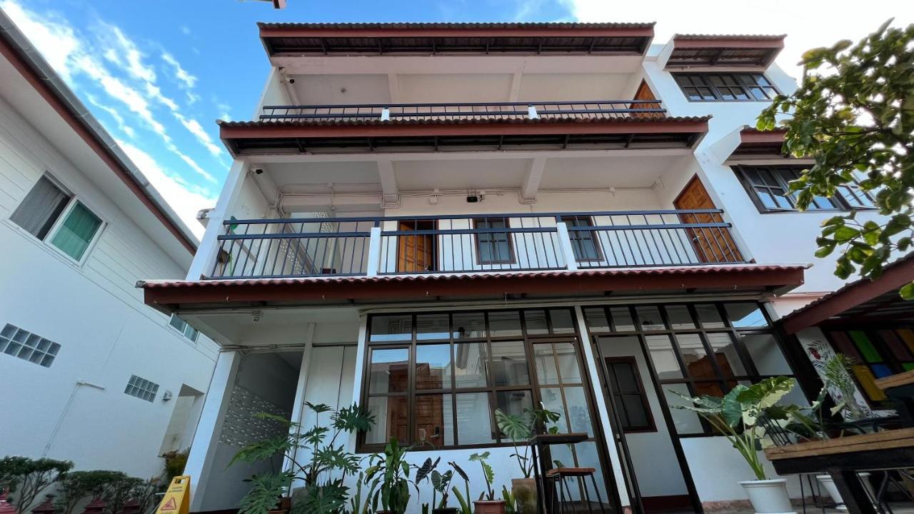Hotel Gate House *