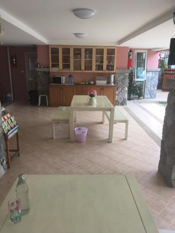 Triple Palms House Guest house Chiang Mai