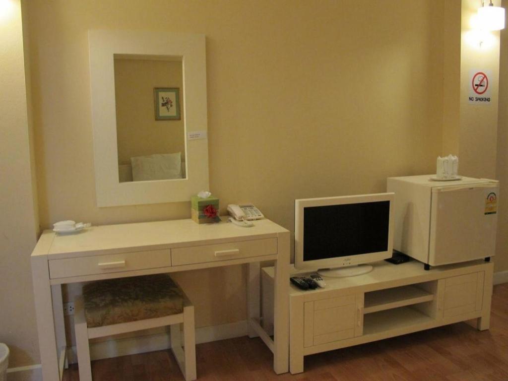 Triple Palms House Guest house *