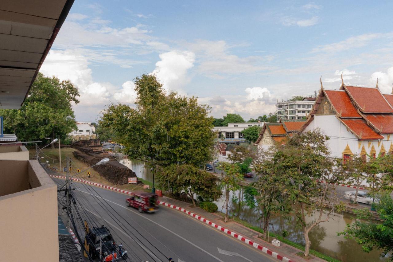 Shapel And Cafe Hostel Chiang Mai