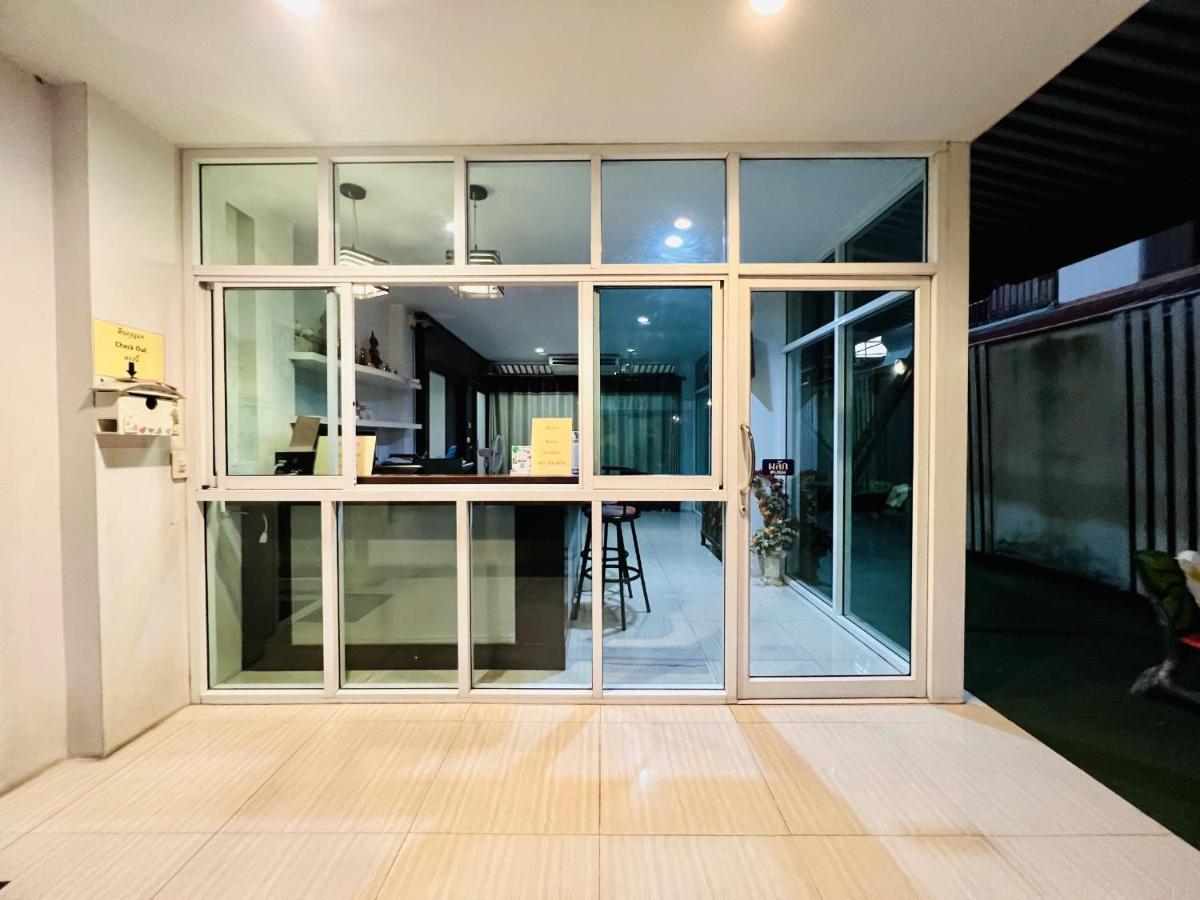 Kham Guest house 2*