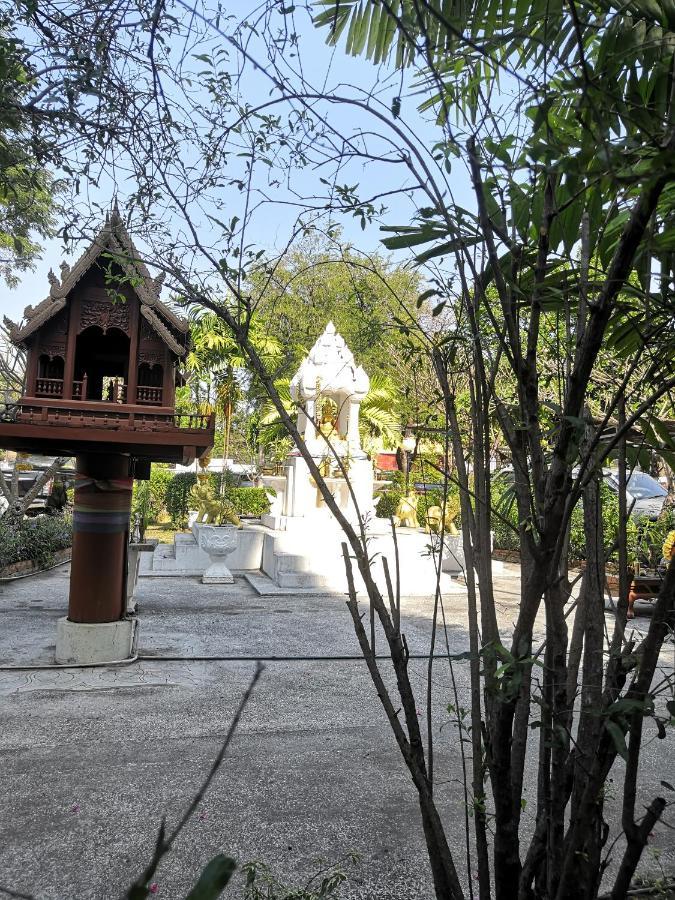 26 With Pool Opposite The Train Station, Near Old And Nimman Pangsapuri Chiang Mai