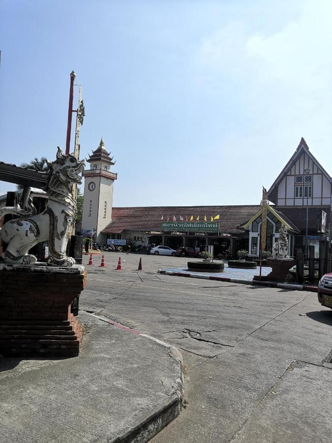 3 Pool With Opposite The Train Station, Near Old And Nimman Apartment Chiang Mai