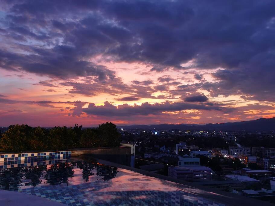 Modern Style With Sky Pool 古城边天际泳池公寓 Pangsapuri
