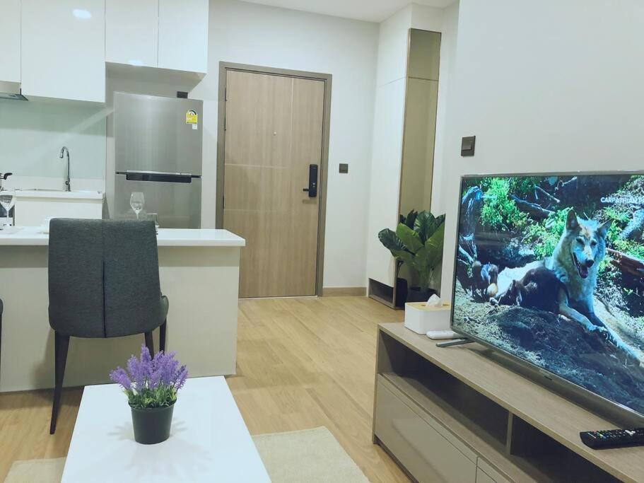 Modern Style With Sky Pool 古城边天际泳池公寓