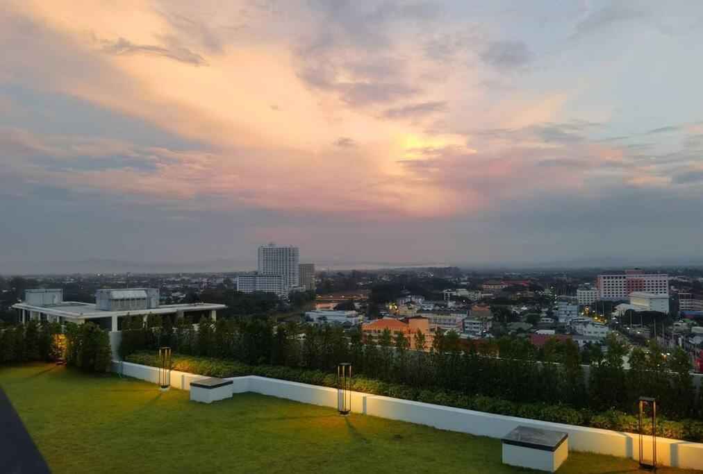 Modern Style With Sky Pool 古城边天际泳池公寓 Pangsapuri