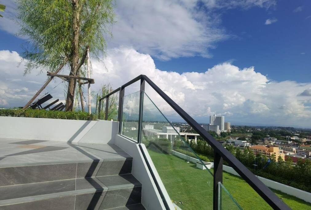 Modern Style With Sky Pool 古城边天际泳池公寓 *