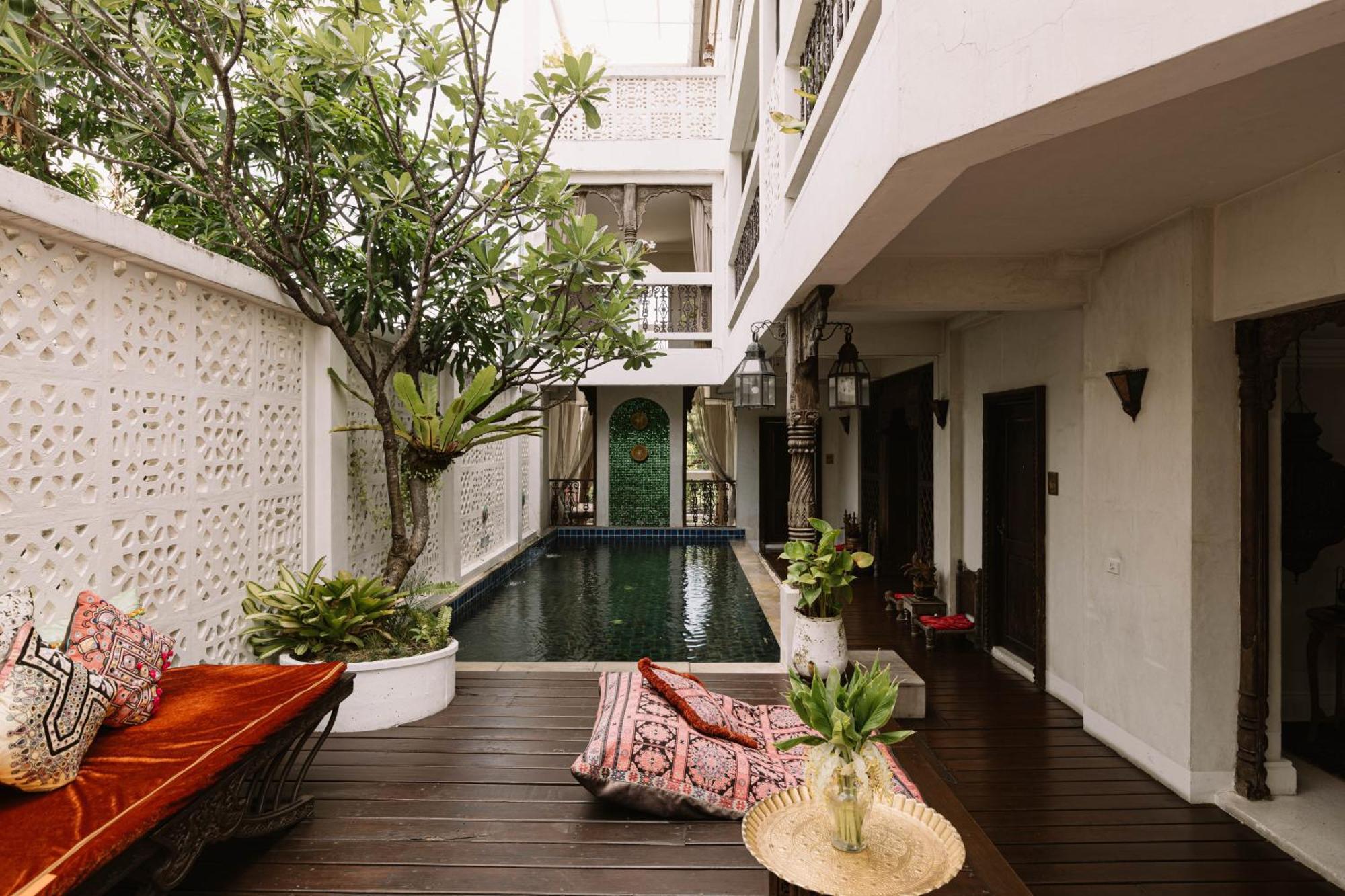 At Niman Hotel 4*