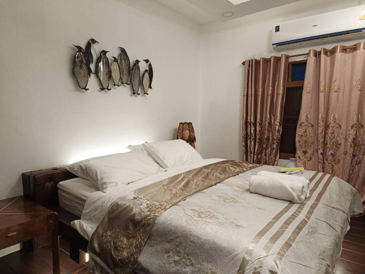 Tasana Garden Saraphi ทาซาน่าการ์เด้น สาขาสารภี Homestay *