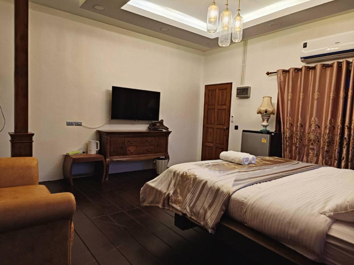 Tasana Garden Saraphi ทาซาน่าการ์เด้น สาขาสารภี *