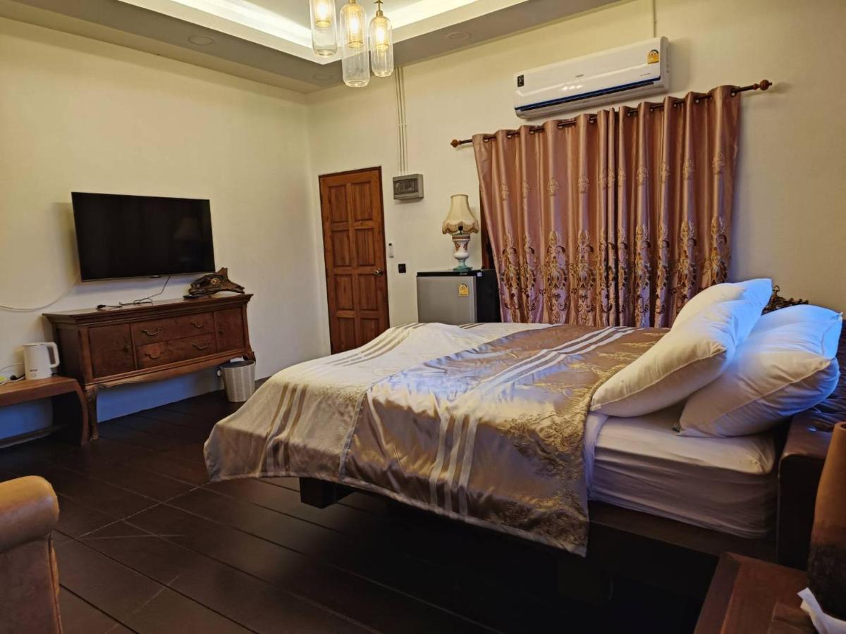 Tasana Garden Saraphi ทาซาน่าการ์เด้น สาขาสารภี *