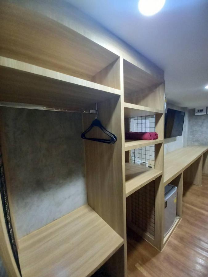Hostel Buri And