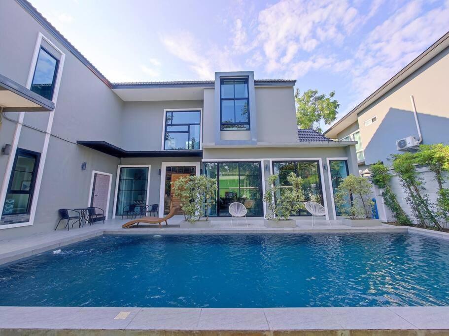 Villa B168 Pool