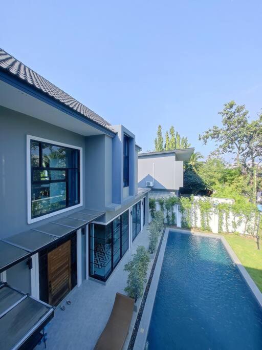 B168 Pool Villa *