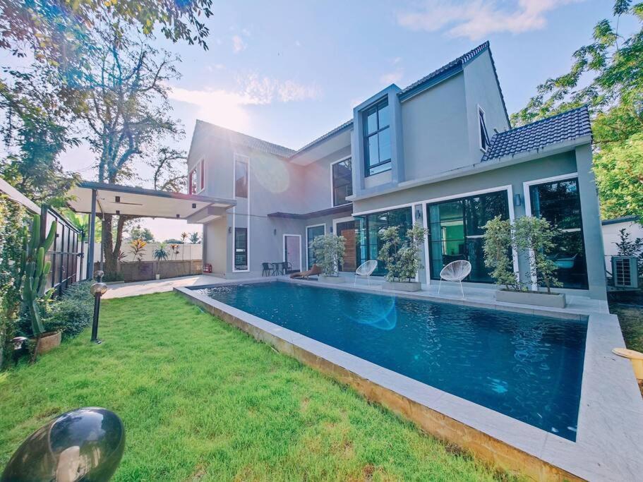 B168 Pool Villa Chiang Mai