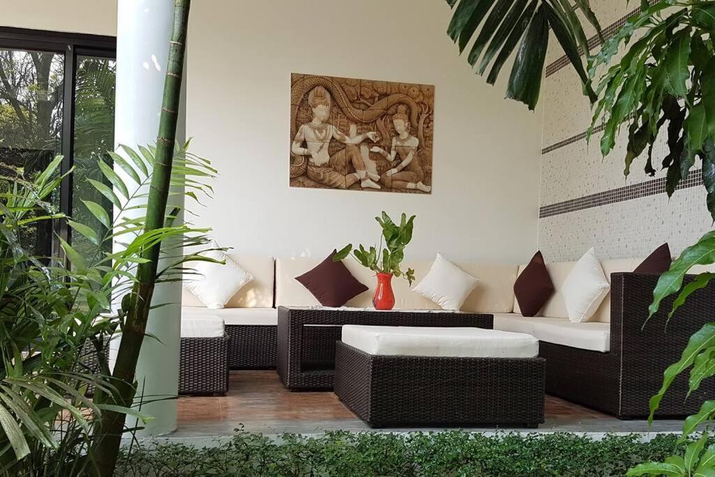 Countryside Villa, 2 Bedroom Villa, Infinity Pool And Maid Service Chiang Mai