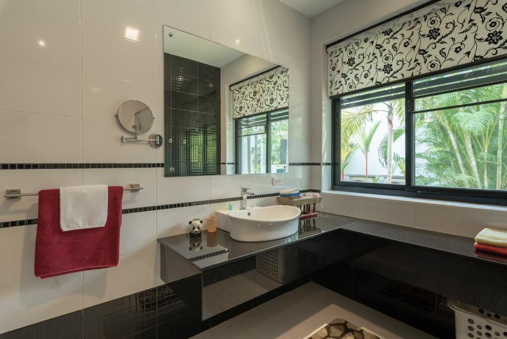 Countryside Villa, 2 Bedroom Villa, Infinity Pool And Maid Service Villa *