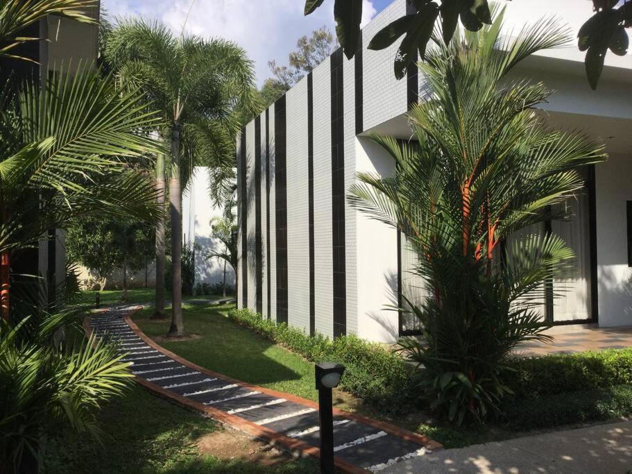 Countryside Villa, 2 Bedroom Villa, Infinity Pool And Maid Service