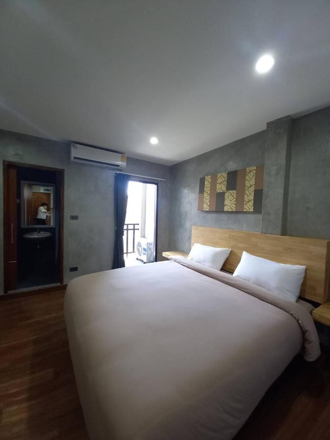 Hostel Buri And