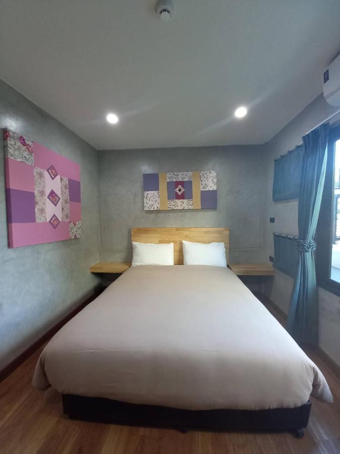 Buri And Hostel Chiang Mai