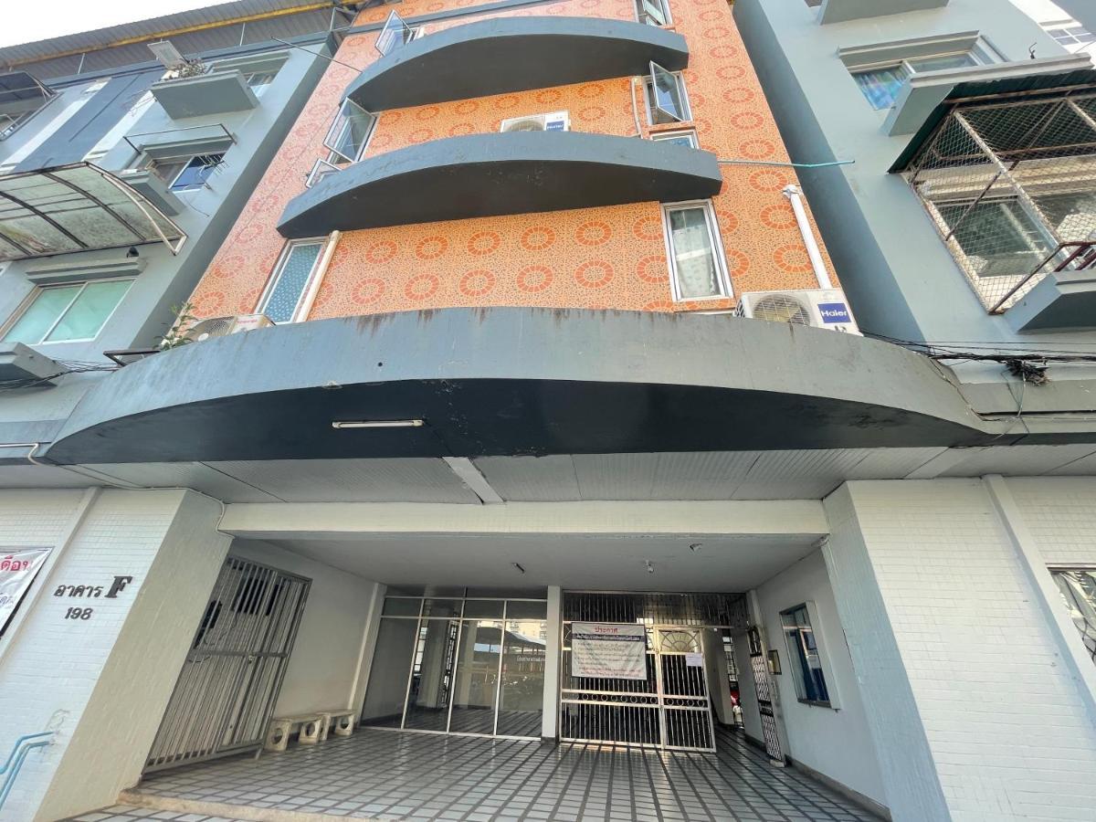 Comfy Little F413 Near Festival Apartment