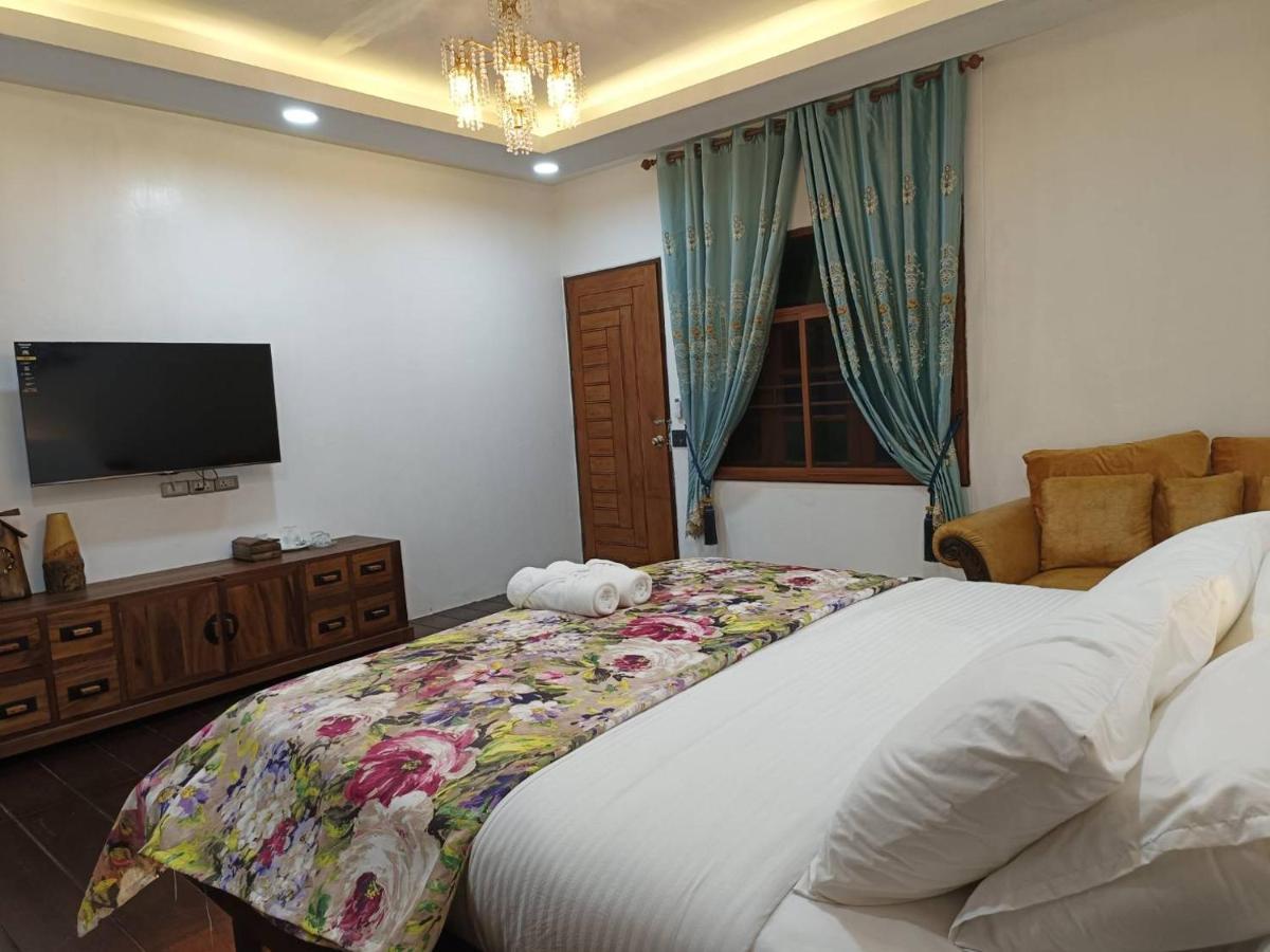 Tasana Garden Saraphi ทาซาน่าการ์เด้น สาขาสารภี *