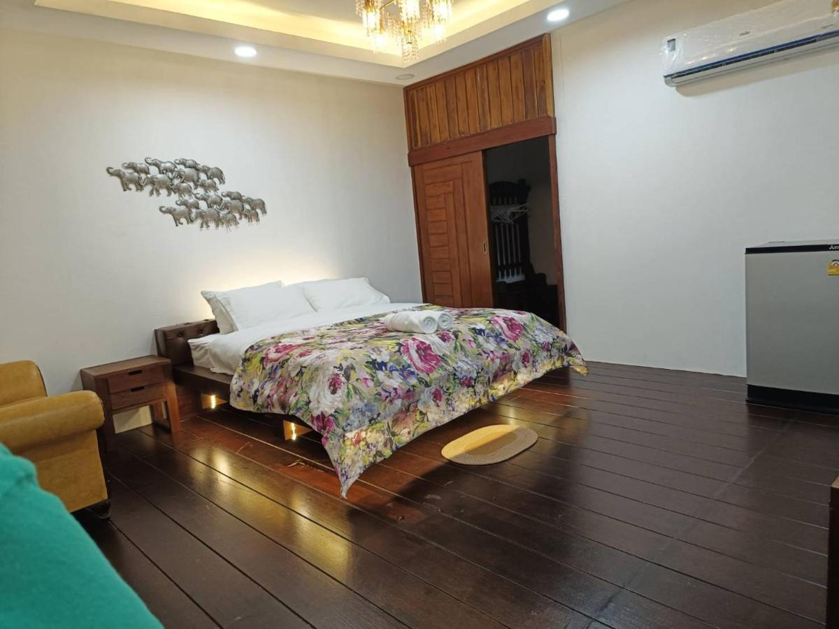 Tasana Garden Saraphi ทาซาน่าการ์เด้น สาขาสารภี