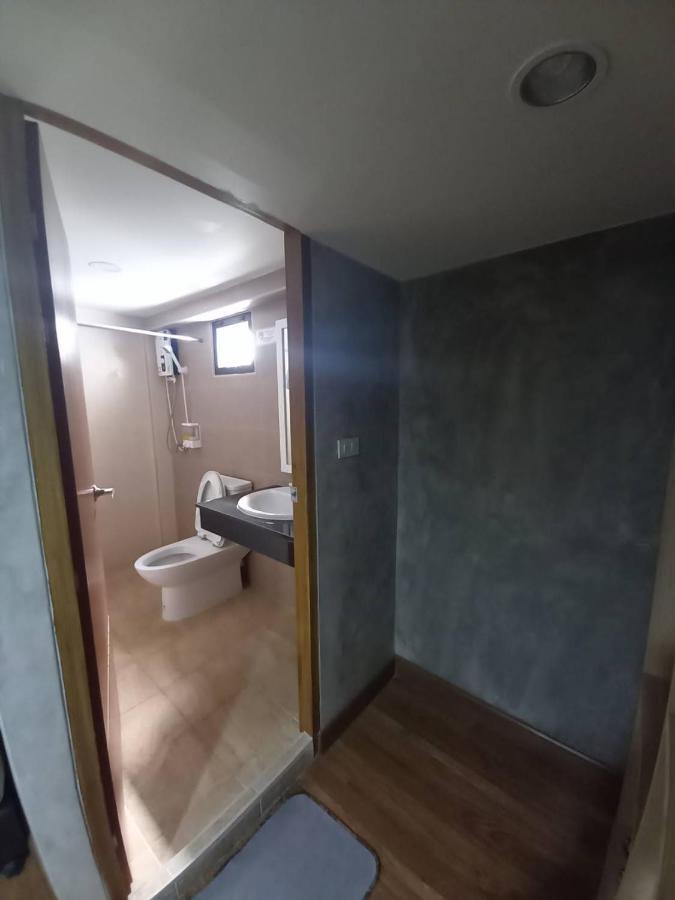 Hostel Buri And Chiang Mai