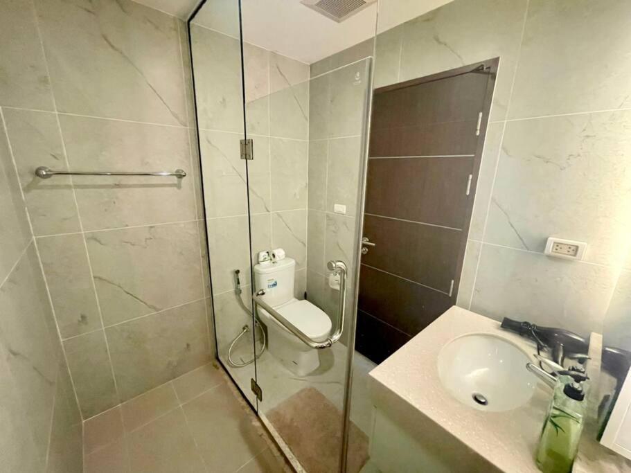 Apartment Modern 2-bedroom With Pool *