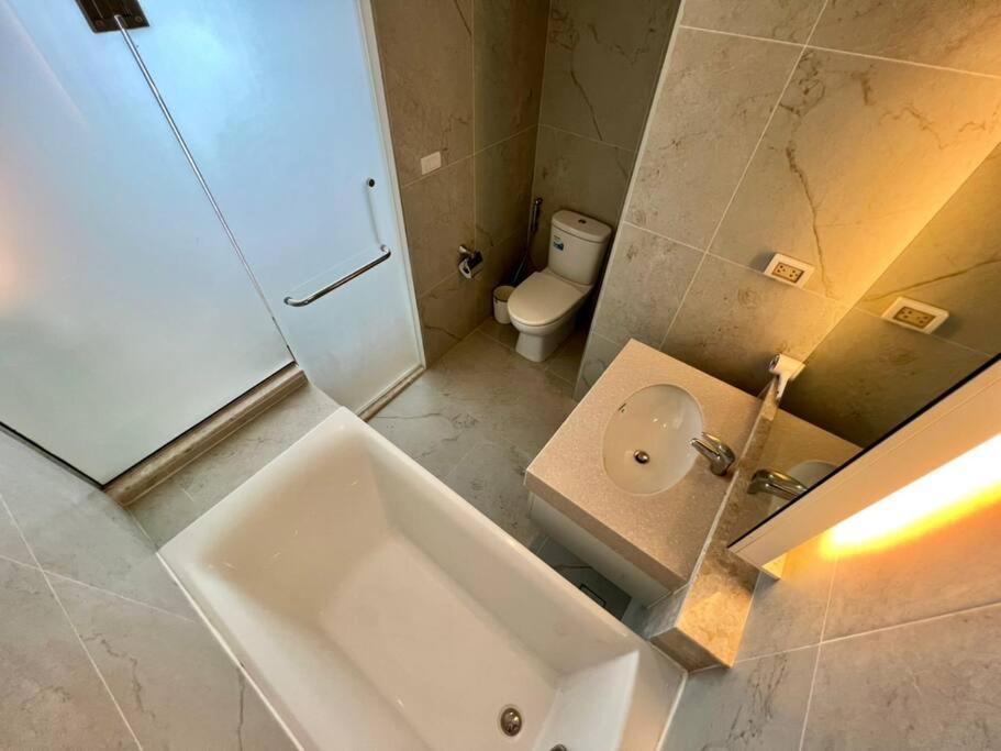 Apartment Modern 2-bedroom With Pool