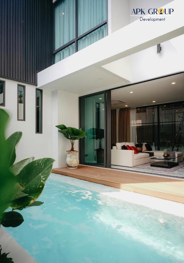 Onyx Pool *