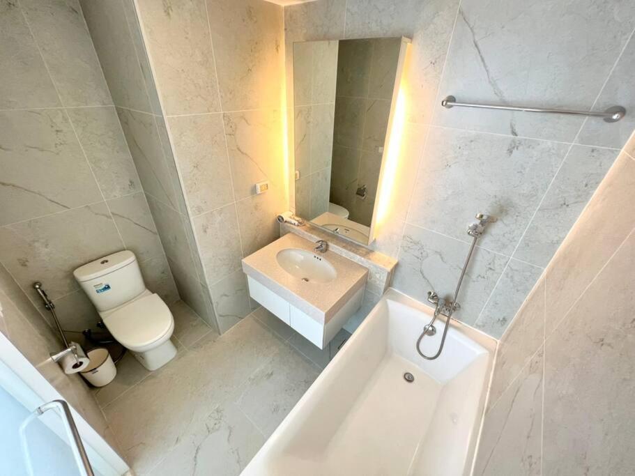Apartment Modern 2-bedroom With Pool