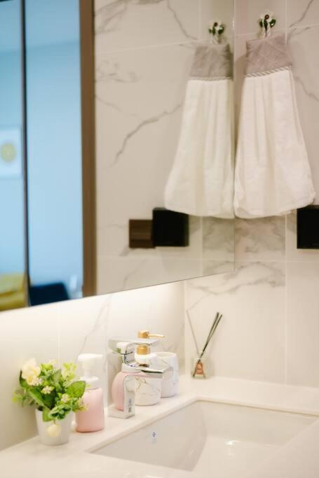 Sky River, Luxury Infinity, Center * Chiang Mai